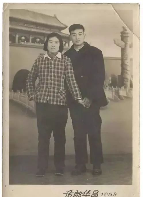 真实场景还是摄影布景?|再谈孙滋溪的《天安门前》 李卓颖 孙滋溪 天安门前 场景 布景 安雅兰 沈揆一 危机 中国 艺术 现代 崇真艺客